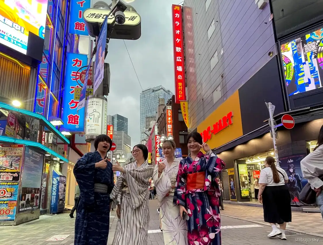 Passeio Shibuya Sky de yukata, vista noturna do mirante