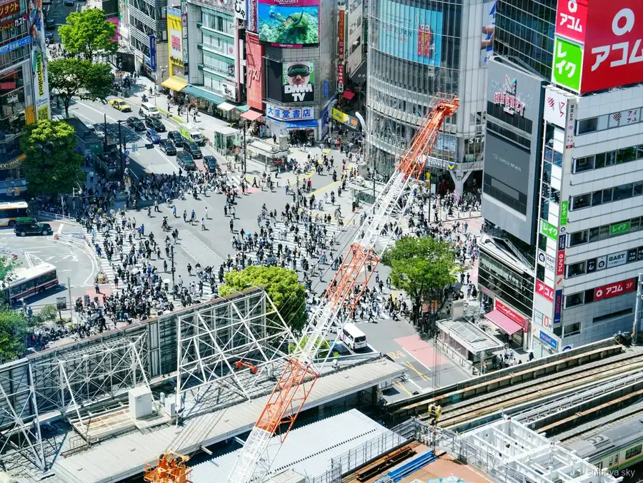 Shibuya Sky Pop Culture Tour, Geschäfte in Center Gai