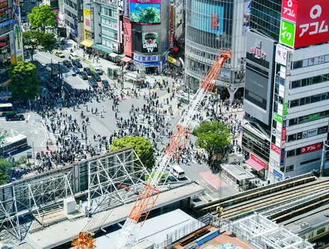 Shibuya Sky popkultur tur, butikker i Center Gai