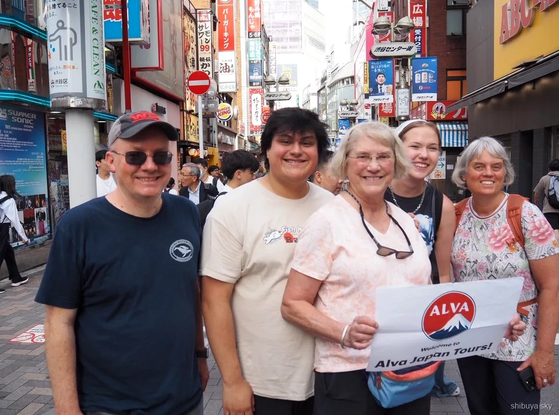 Shibuya Sky popkultur tur, guide og gæster i Shibuya