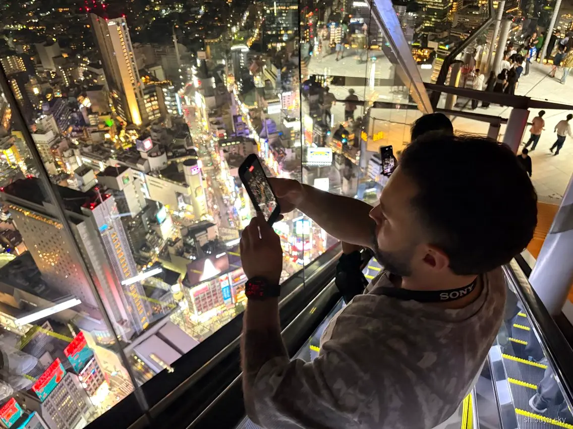 Shibuya Sky tur, byens lys set fra udsigtsdækket