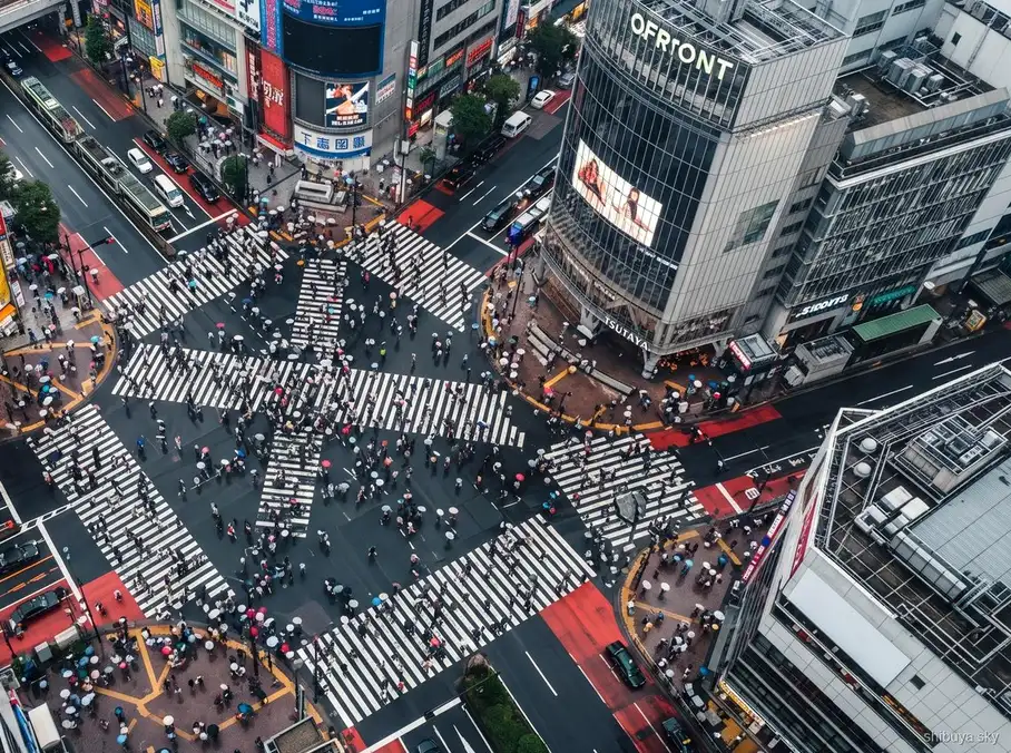 Shibuya Sky rondleiding, groep bij de Scramble Crossing